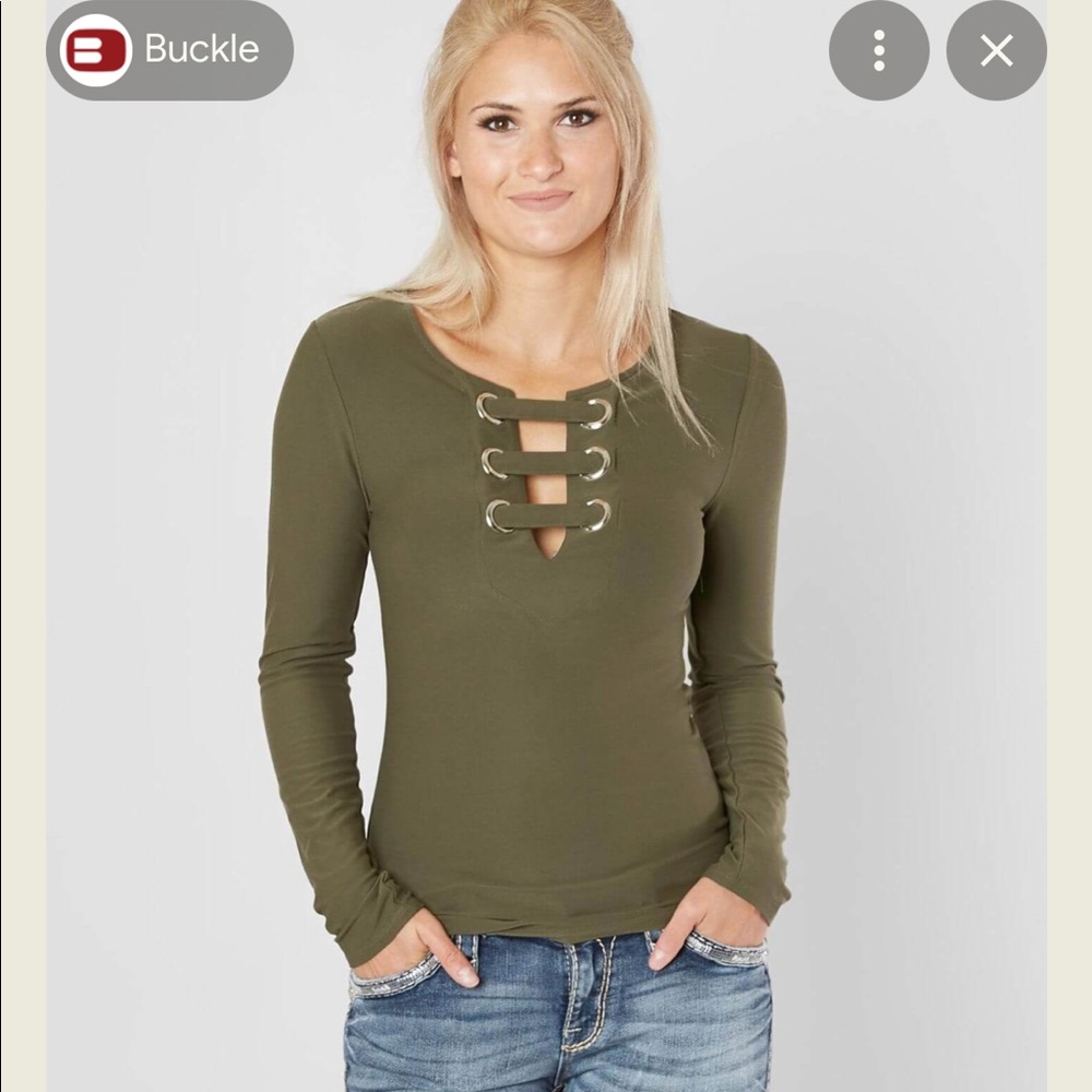 Black Daytrip top